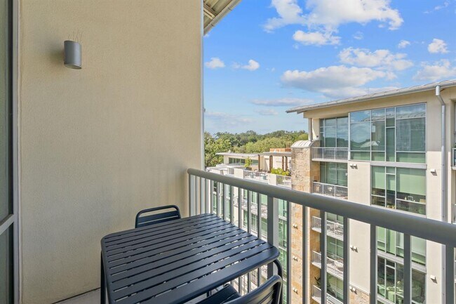 Building Photo - 1600 Barton Springs Rd