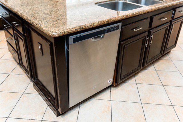 Building Photo - 6 Roseleaf