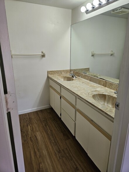 Building Photo - 3505 Tarpon Woods Blvd