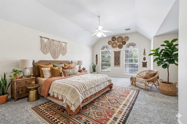 Building Photo - 7902 Feather Springs Dr