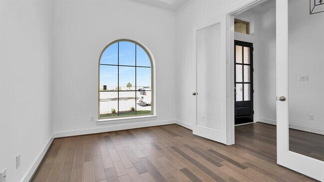 Building Photo - 7614 Blue Finch Ln