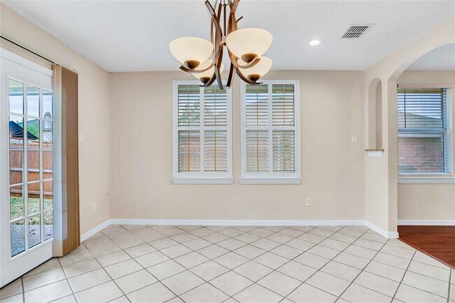 Building Photo - 1007 Lowndes Ln
