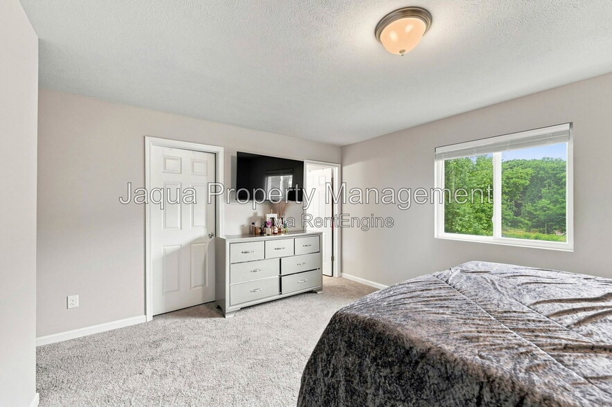 Building Photo - 10127 Pennridge Dr