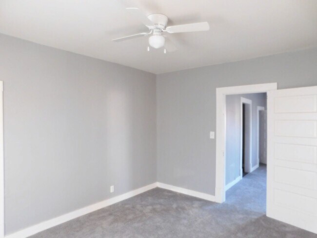 Building Photo - Beautiful 3 bedroom/1 bath home in El Dorado!