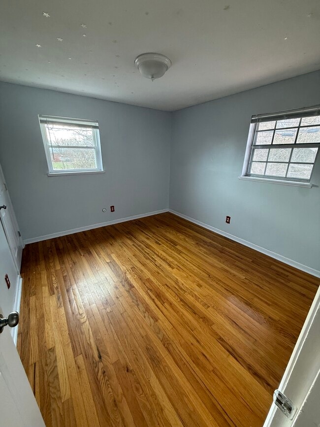 Building Photo - 1815 Tennyson Dr