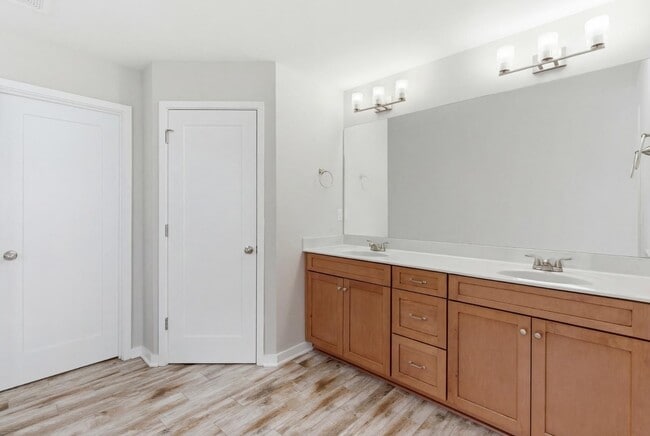 Building Photo - 1168 Autumn Ridge Dr