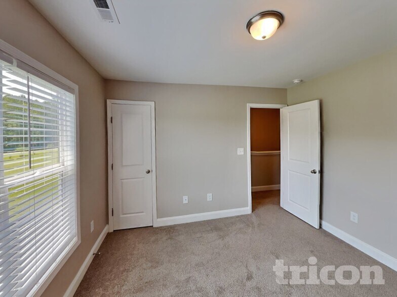 Building Photo - 100 E Goodwin Chase Ln