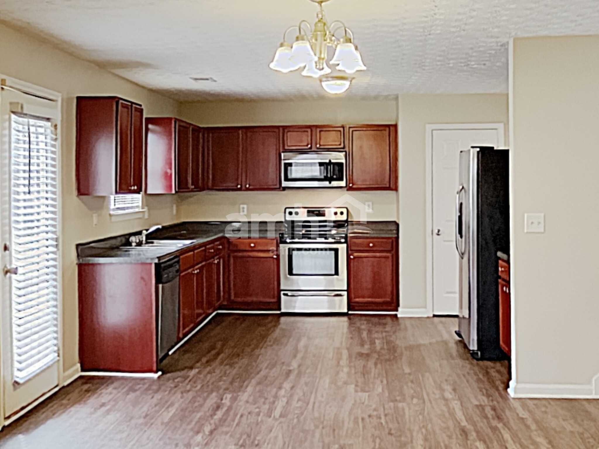 Building Photo - 221 Millstone Dr