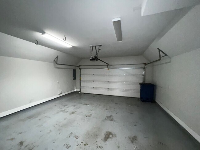 Building Photo - 1319 Rancho Mirage Dr