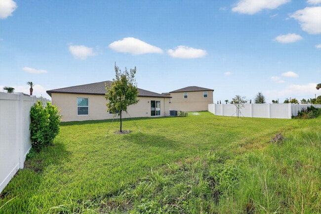 Building Photo - 728 Carlyle Wy