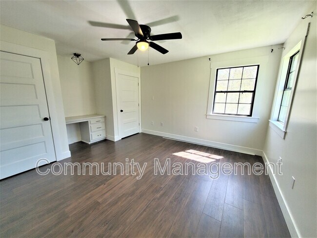 Building Photo - 11362 Cloverleaf Dr