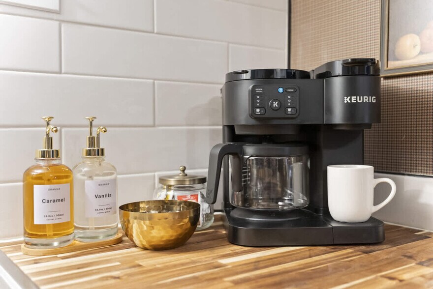 Building Photo - 1710 Hess Blvd