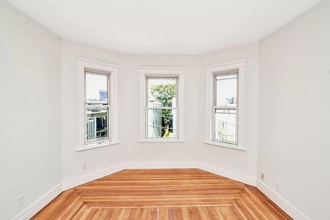 Building Photo - 41 Dix St