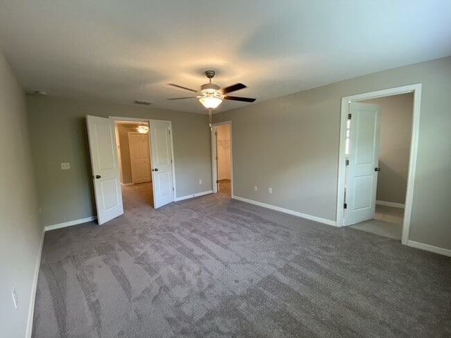 Building Photo - Coming Soon! End Unit 3/2.5 Townhome For R...