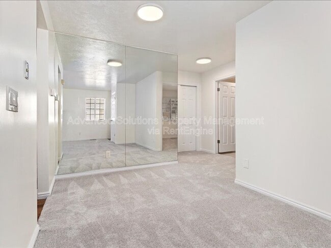 Building Photo - 9132 S Scirlein Dr