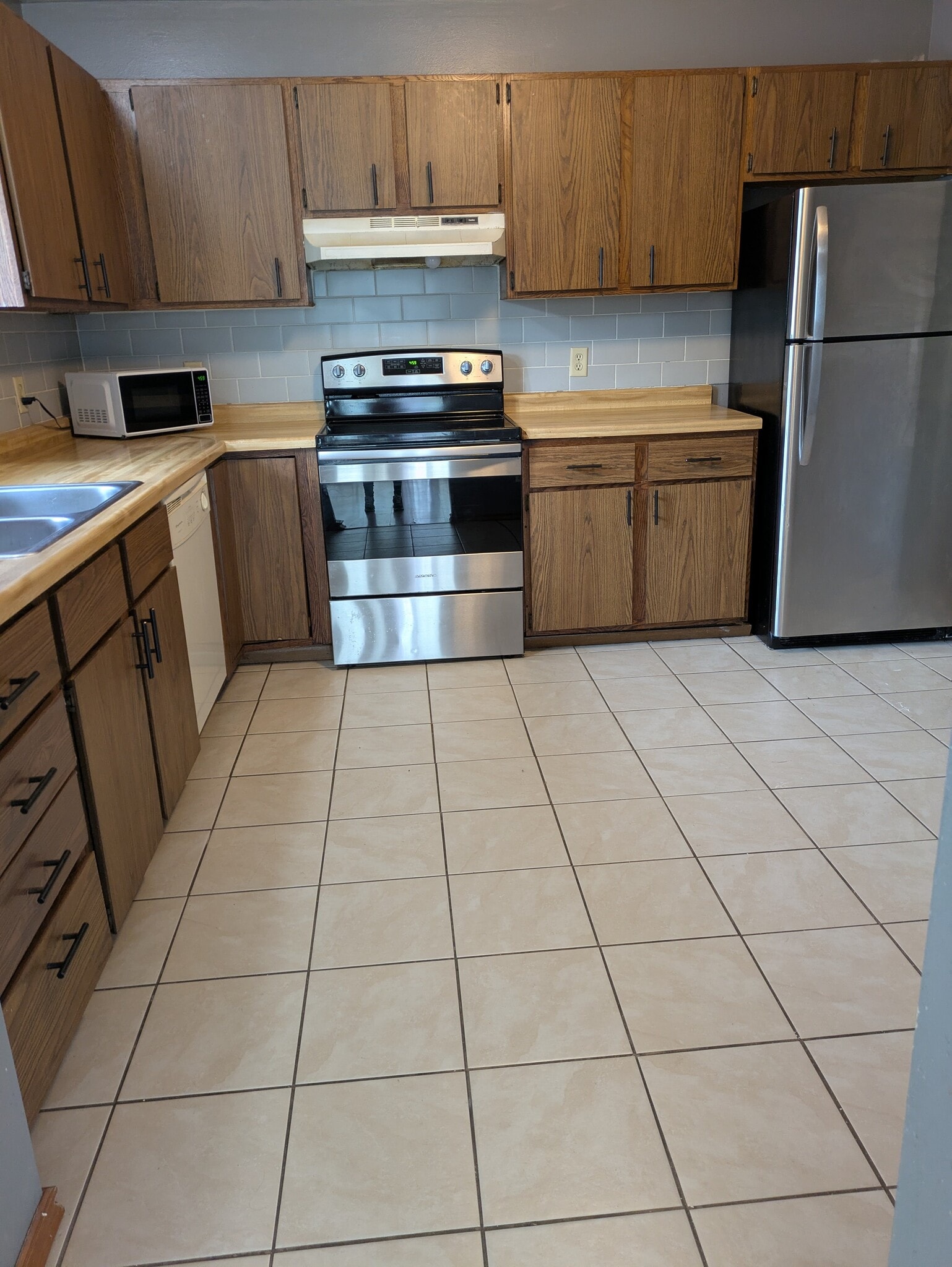Building Photo - 1230 S Thompson Dr