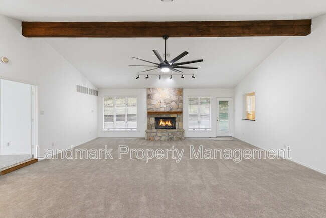 Building Photo - 317 Chandler Lake Ct