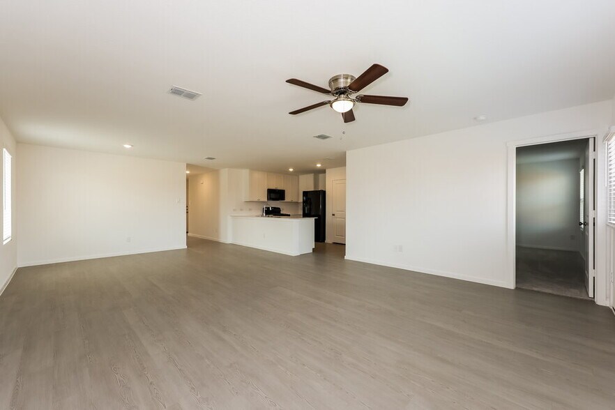 Building Photo - 100 Wild Rose Dr