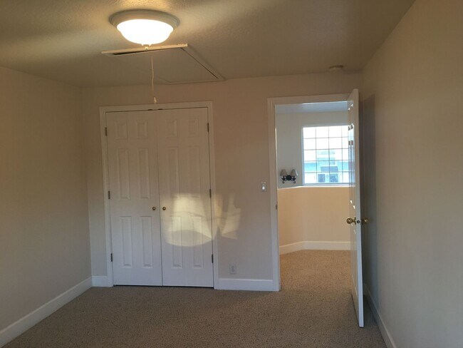Building Photo - 2057 Berwin Ln