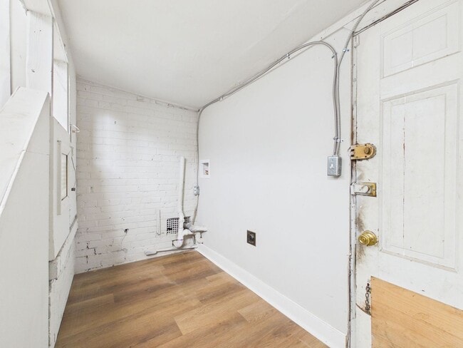 Building Photo - 3600 Pilots Ln