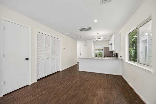 Building Photo - 6106 Settlers Lake Cir E