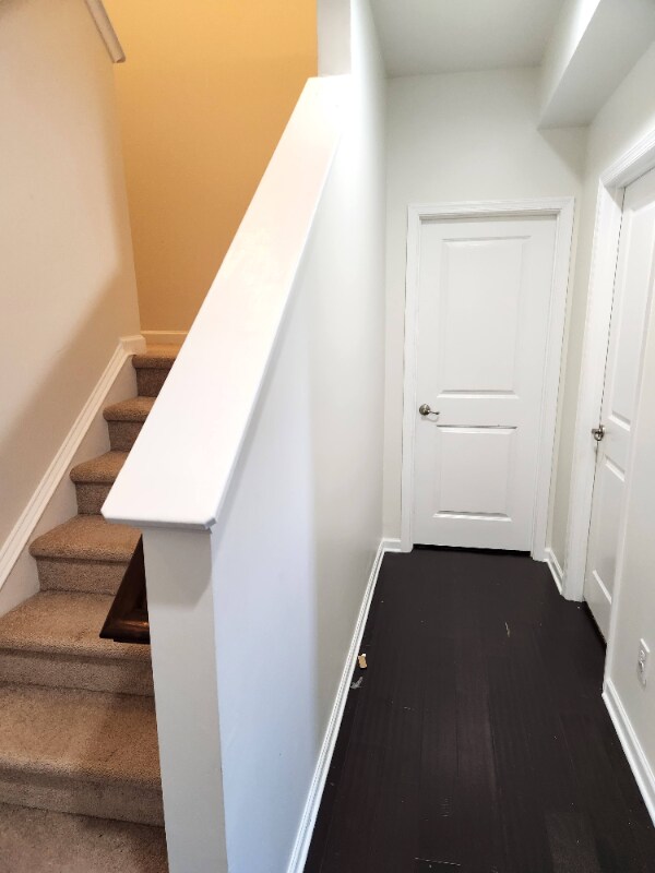 Building Photo - 2041 Leeds Ln