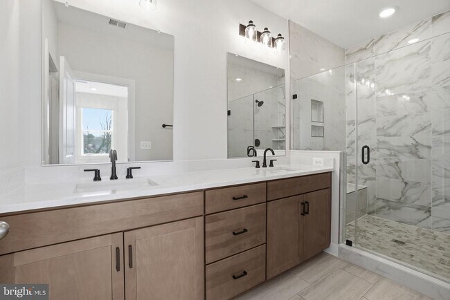 Building Photo - 3599 Aster St