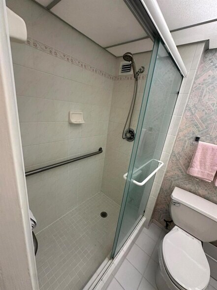 Building Photo - 145 S Ocean Ave