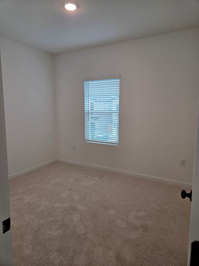 Building Photo - Brand New! Silverbrook Community at The Ranch