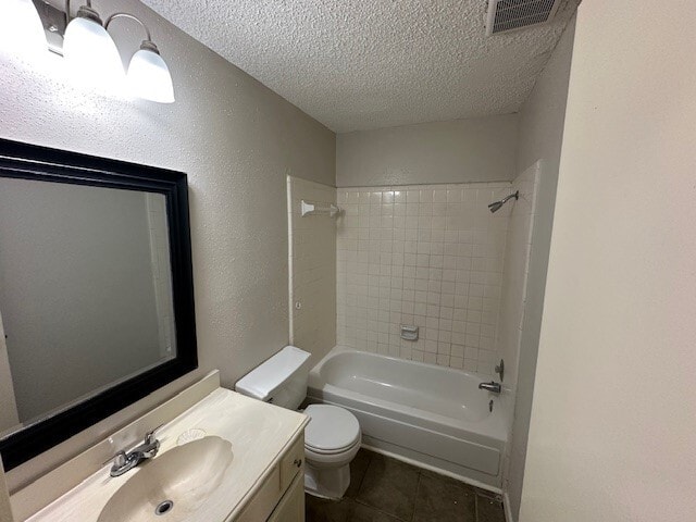 Building Photo - 23711 Farm Hill Dr