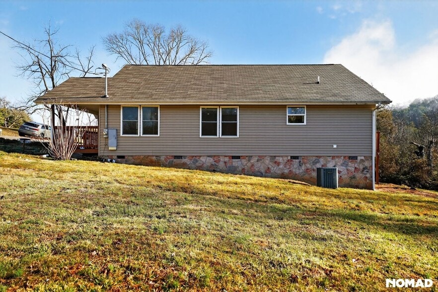 Building Photo - 2246 Green Acres Cir