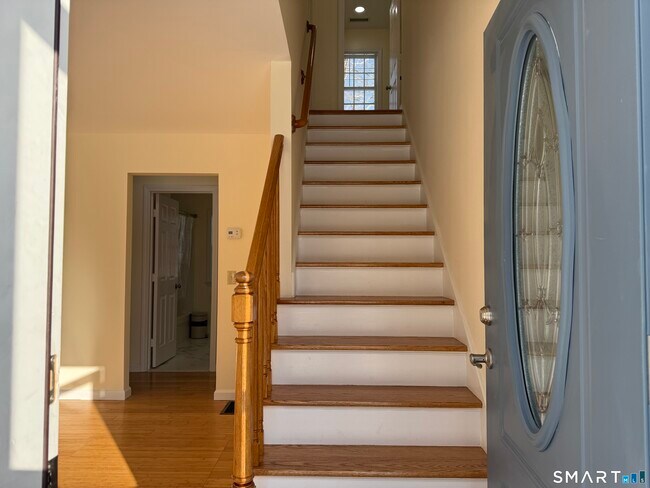 Building Photo - 29 Sherwood Terrace