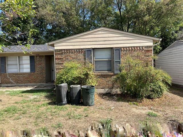 Building Photo - 3200 Santiago Dr