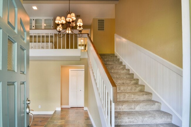 Building Photo - Incredible Peaceful View of the Valley 3 bed 2.5 bath 3 Car Garage