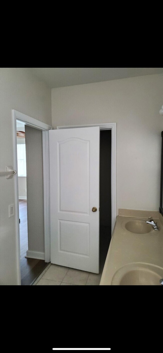 Building Photo - 2286 Shoma Dr