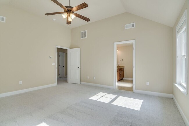 Building Photo - Updated Home in Heart of Evans