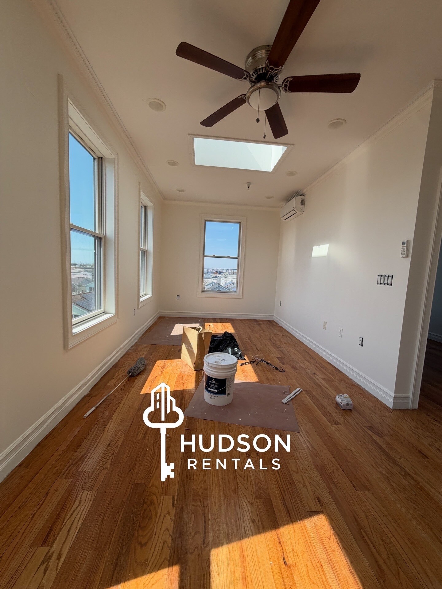 373 Danforth Ave 404 - 369 Danforth Ave