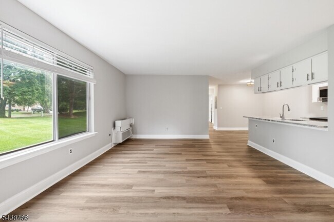 Building Photo - 111 Aimwick Ct