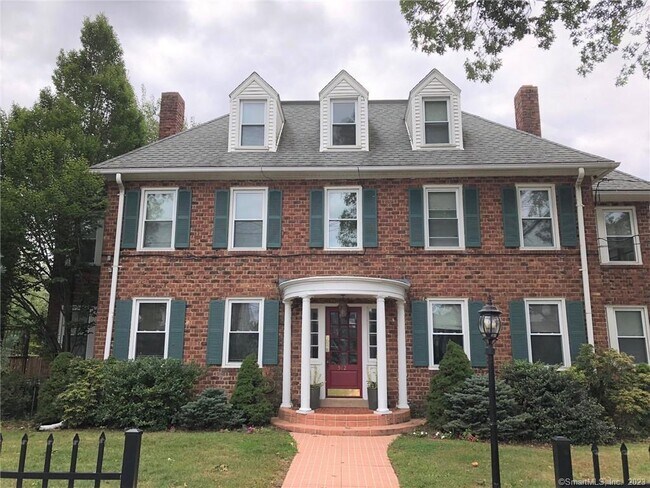 Primary Photo - 512 Townsend Ave