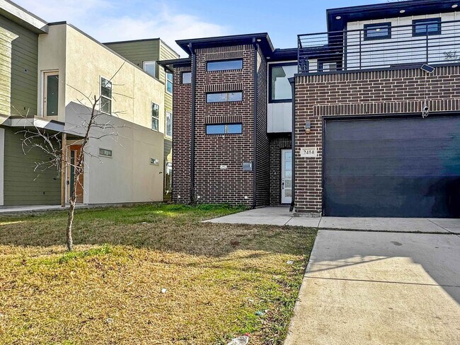 Building Photo - 2408 Pennsylvania Ave