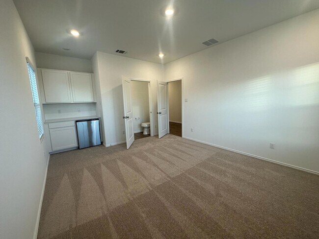 Building Photo - 1018 Ascari Ct