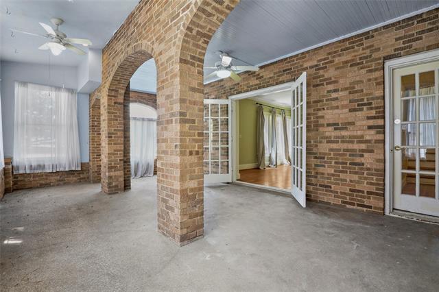 Primary Photo - 2625 S University Dr