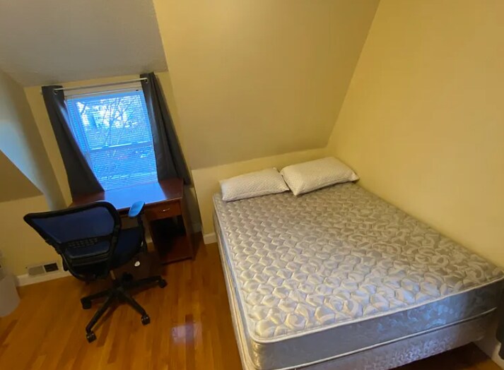 Building Photo - 110 Central St