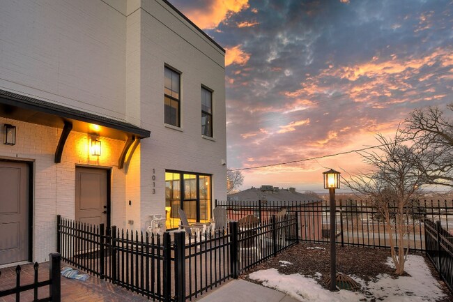 Building Photo - 1013 Park Ave