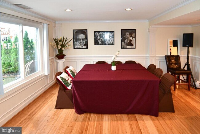 Building Photo - 9401 Hickory View Pl