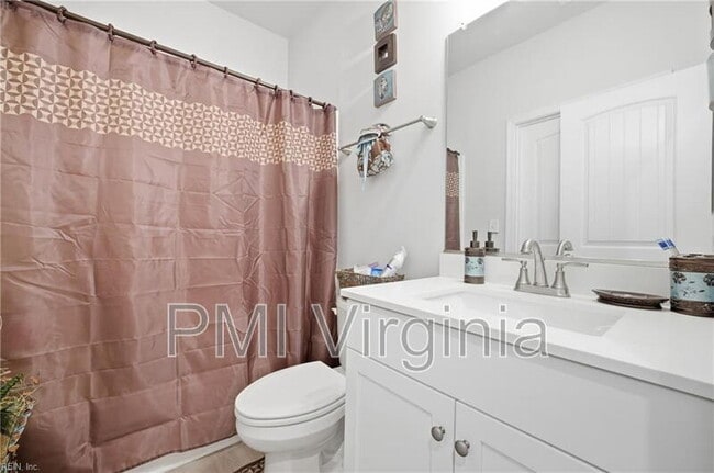 Building Photo - 405 Asuza St