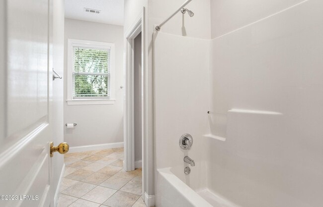 Building Photo - 2 Rockville Way