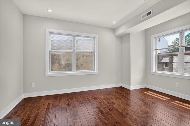 Building Photo - 1259 S 19th St