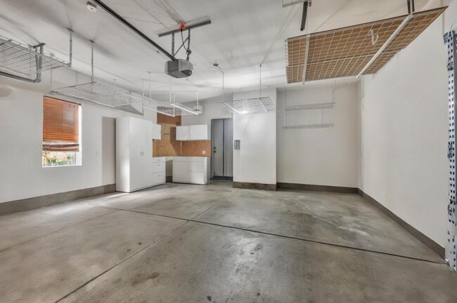 Building Photo - 1308 Battle Creek Rd