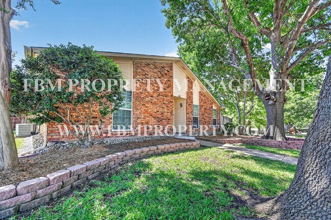 Building Photo - 407 Woodhurst Dr